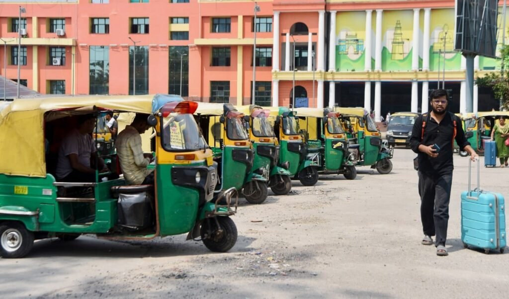 Delhi-NCR में Cab-Auto की Mega Strike, अगले 3 दिन यात्रियों की बढ़ेगी मुसीबत