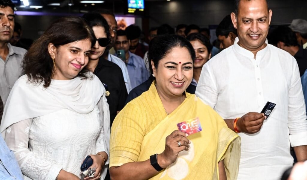 Delhi में Metro Monday की शुरुआत, CM Rekha Gupta बोलीं- पब्लिक ट्रांसपोर्ट से फ्यूल बचाएं