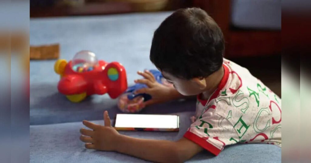 Early and excessive screen use may increase autism risk in toddlers: Experts, ETHealthworld