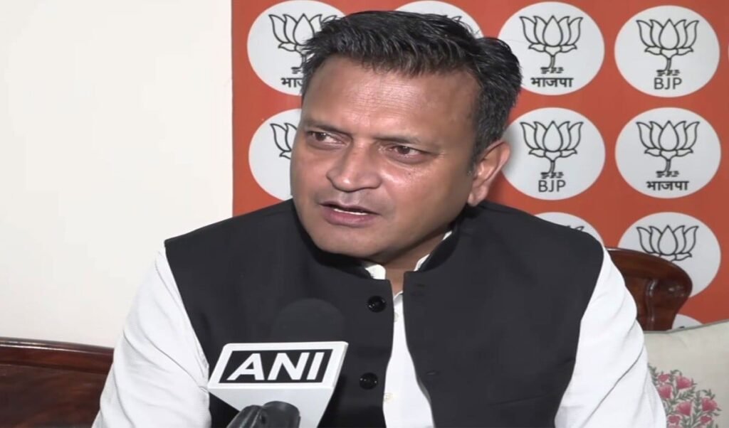 Election Commission के सर्कुलर पर संग्राम, TMC के SC जाने पर BJP बोली- ‘यह हताशा का सबूत है’