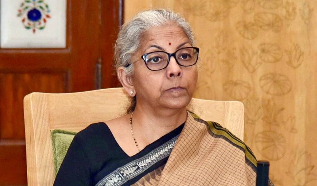 Finance Ministry का निर्देश, अब Petrol-Diesel गाड़ियां छोड़ें PSU Banks, अपनाएं Electric Vehicles