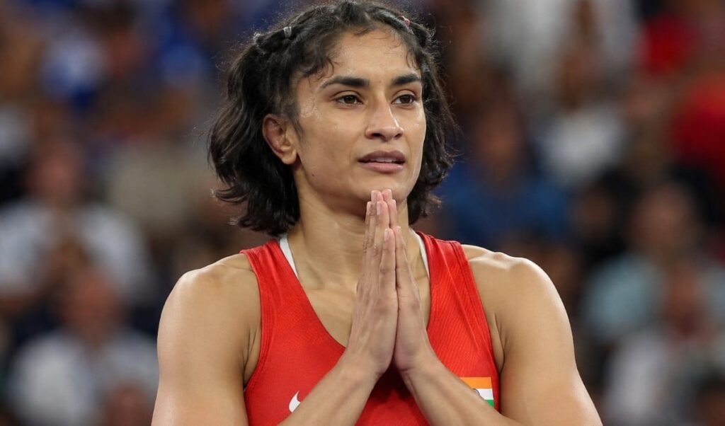 Gonda में Vinesh Phogat vs WFI: फेडरेशन ने कहा- Show Cause Notice का जवाब अधूरा, इजाजत नहींa