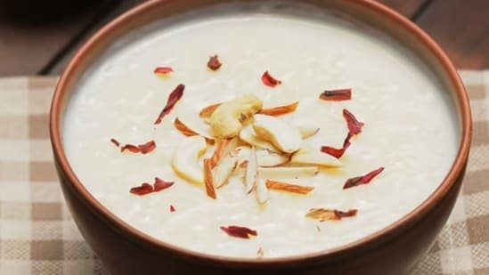 Healthy Rava Kheer Recipe with Simple Ingredients For a Light Dessert and Balanced Nutrition Healthy Rava Kheer Recipe with Simple Ingredients For a Light Dessert and Balanced Nutrition