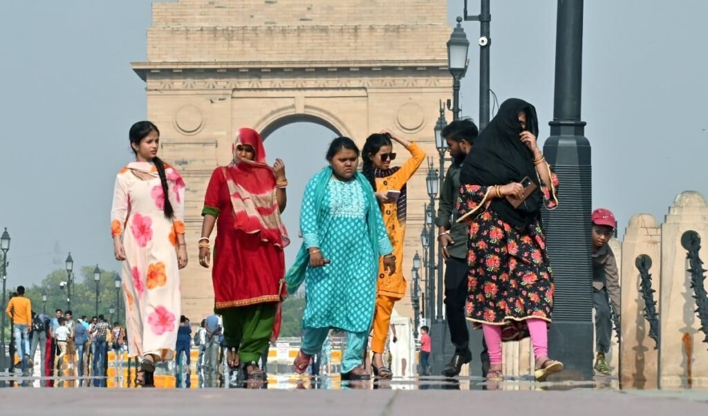IMD का बड़ा Alert: Delhi-NCR में भीषण Heatwave का कहर, पारा 45 डिग्री तक पहुंचने के आसार IMD का बड़ा Alert: Delhi-NCR में भीषण Heatwave का कहर, पारा 45 डिग्री तक पहुंचने के आसार