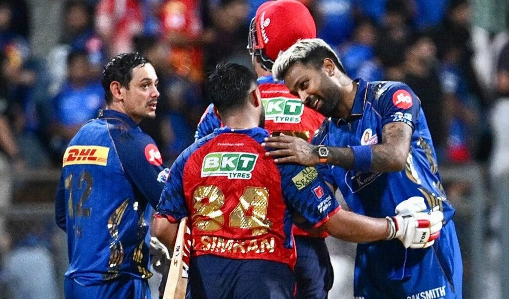 IPL Playoffs की रेस में पंजाब का अहम मुकाबला, क्या Mumbai Indians बिगाड़ेगी पूरा खेल? IPL Playoffs की रेस में पंजाब का अहम मुकाबला, क्या Mumbai Indians बिगाड़ेगी पूरा खेल?