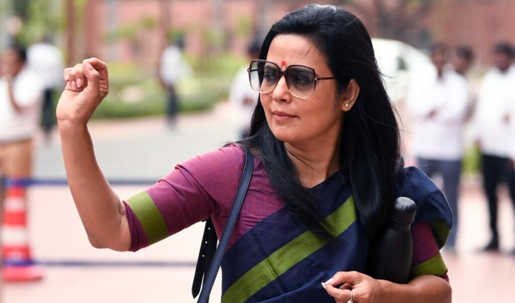 IndiGo Flight में Mahua Moitra के खिलाफ नारेबाजी, ‘चोर TMC चोर’ और ‘जय श्री राम’ के नारों से मची खलबली