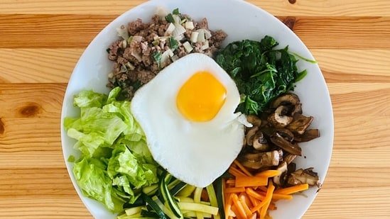 Intermittent fasting vs balanced diet: Which works better for weight loss? Intermittent fasting vs balanced diet: Which works better for weight loss?
