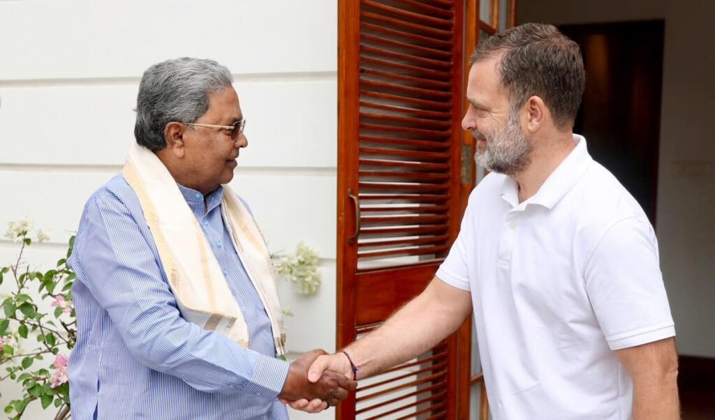 Karnataka: सिद्धारमैया ने बेटे Yathindra के लिए मांगा Deputy CM पद, हाईकमान पर दबाव! Karnataka: सिद्धारमैया ने बेटे Yathindra के लिए मांगा Deputy CM पद, हाईकमान पर दबाव!