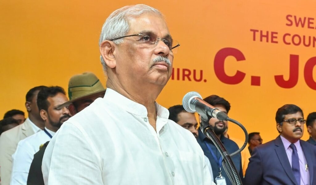 Kerala Assembly में Vande Mataram अधूरा गान, Governor Arlekar ने जताई कड़ी नाराजगी Kerala Assembly में Vande Mataram अधूरा गान, Governor Arlekar ने जताई कड़ी नाराजगी