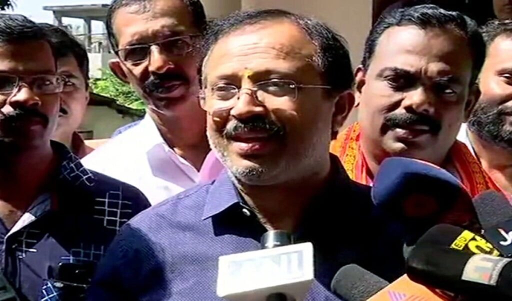 Kerala की UDF सरकार पर Muslim League का ‘कंट्रोल’? BJP नेता V Muraleedharan का बड़ा हमला Kerala की UDF सरकार पर Muslim League का ‘कंट्रोल’? BJP नेता V Muraleedharan का बड़ा हमला