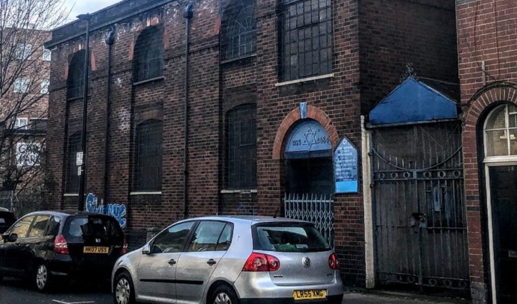 London में Synagogue पर आगजनी की कोशिश, जांच में जुटी Anti-Terror Unit, हाई अलर्ट जारी