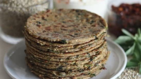 Make These Travel Friendly Methi Thepla With Curd Combines Fenugreek Leaves, Spices, And Creamy Yoghurt Perfectly Make These Travel Friendly Methi Thepla With Curd Combines Fenugreek Leaves, Spices, And Creamy Yoghurt Perfectly