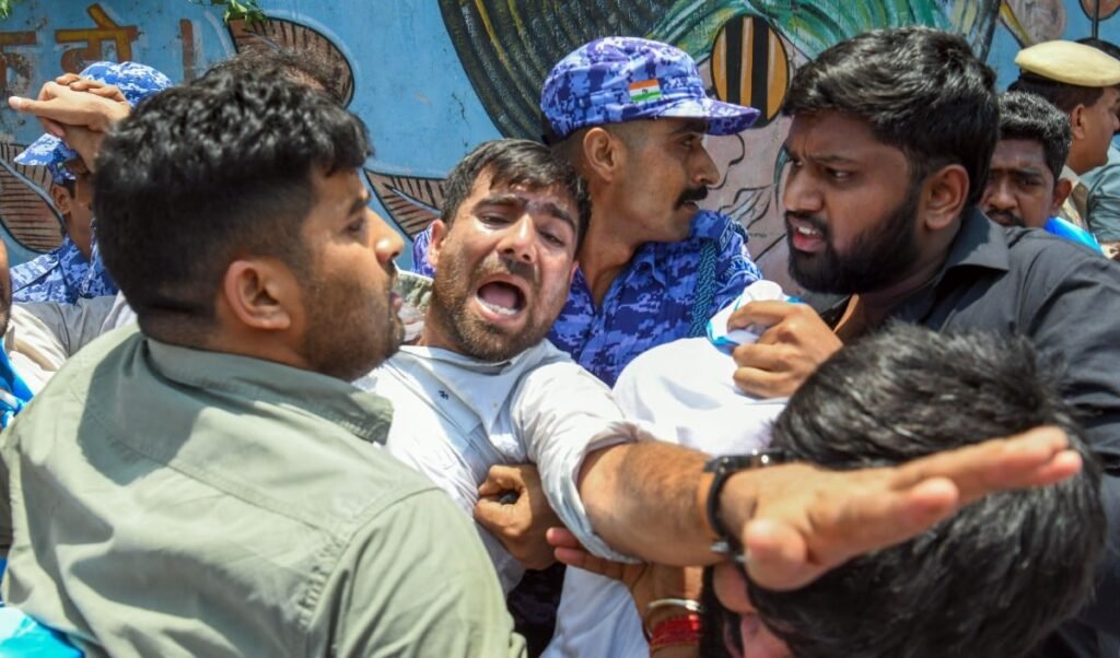 NSUI की मांग- ‘भ्रष्टाचार की एजेंसी’ NTA पर लगे Ban, शिक्षा मंत्री Dharmendra Pradhan दें इस्तीफा NSUI की मांग- ‘भ्रष्टाचार की एजेंसी’ NTA पर लगे Ban, शिक्षा मंत्री Dharmendra Pradhan दें इस्तीफा
