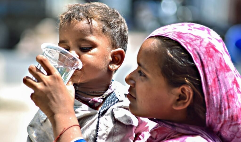PM Modi ने दिए Heatwave से बचाव के Tips: Hydrated रहें, दूसरों को भी जल पिलाएं, दादा-दादी और नाना-नानी को लेकर भी कही यह बात PM Modi ने दिए Heatwave से बचाव के Tips: Hydrated रहें, दूसरों को भी जल पिलाएं, दादा-दादी और नाना-नानी को लेकर भी कही यह बात