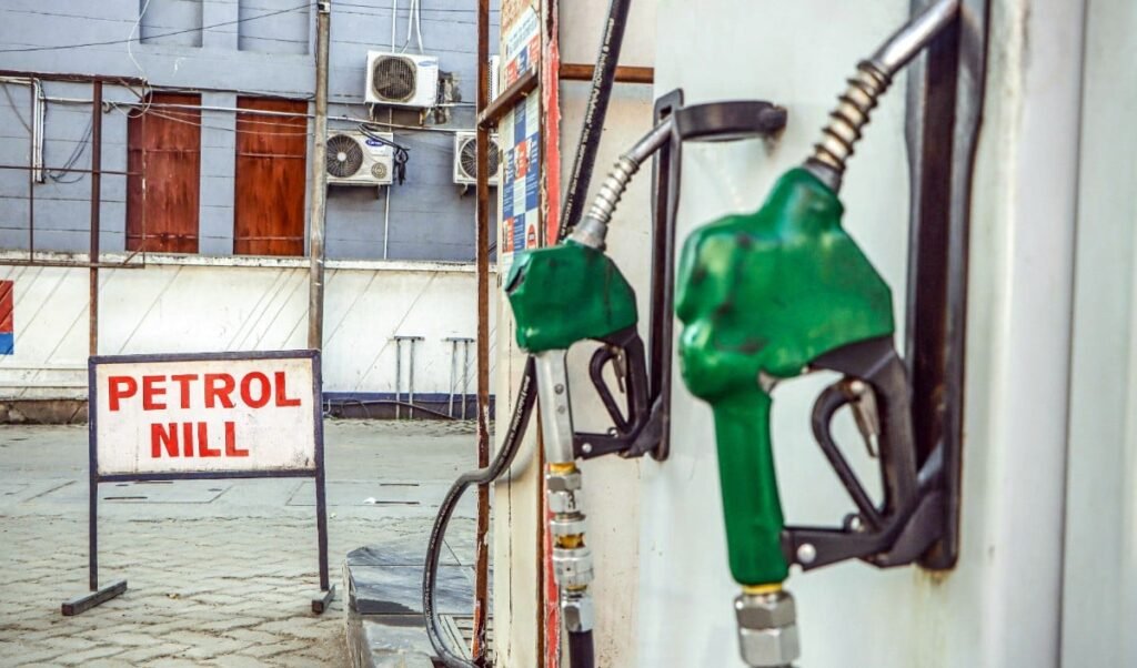 Petrol- Diesel Prices Hiked | पेट्रोल-डीजल की कीमतों में ₹3 का उछाल, जानें आपके शहर के नए रेट्स