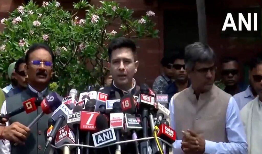 President Murmu से मिले Raghav Chadha, कहा- Punjab Govt बदला लेने के लिए कर रही एजेंसियों का इस्तेमाल