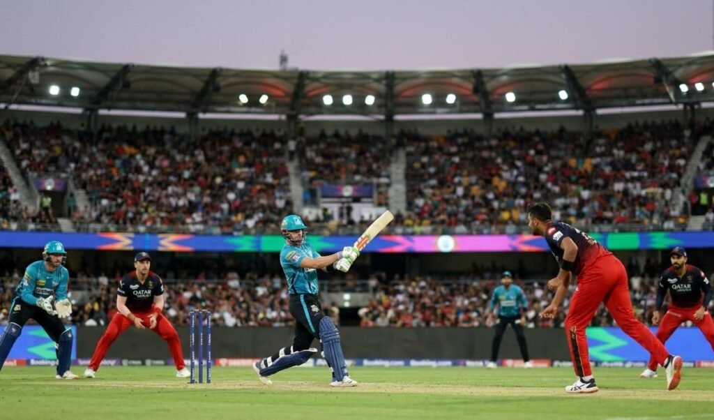 RCB vs LSG IPL Match: प्लेऑफ की उम्मीदों के लिए भिड़ेगी Bangalore, सम्मान बचाने उतरेगी Lucknow