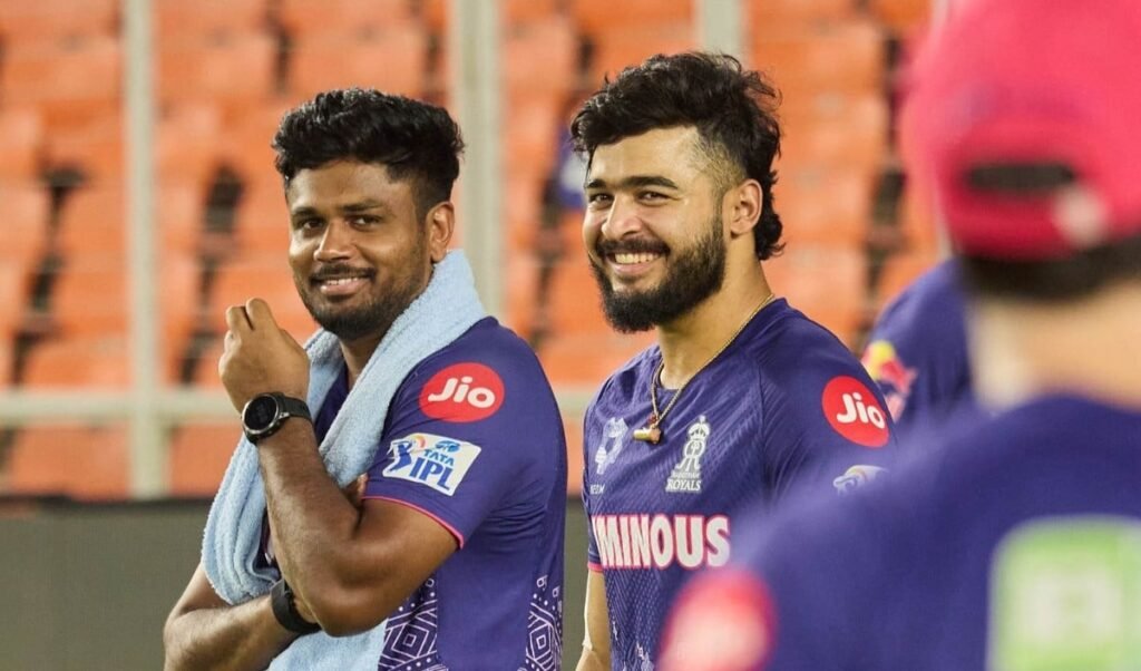 Rajasthan Royals को दोहरा झटका, Delhi Capitals से हार के बाद कप्तान Riyan Parag हुए चोटिल