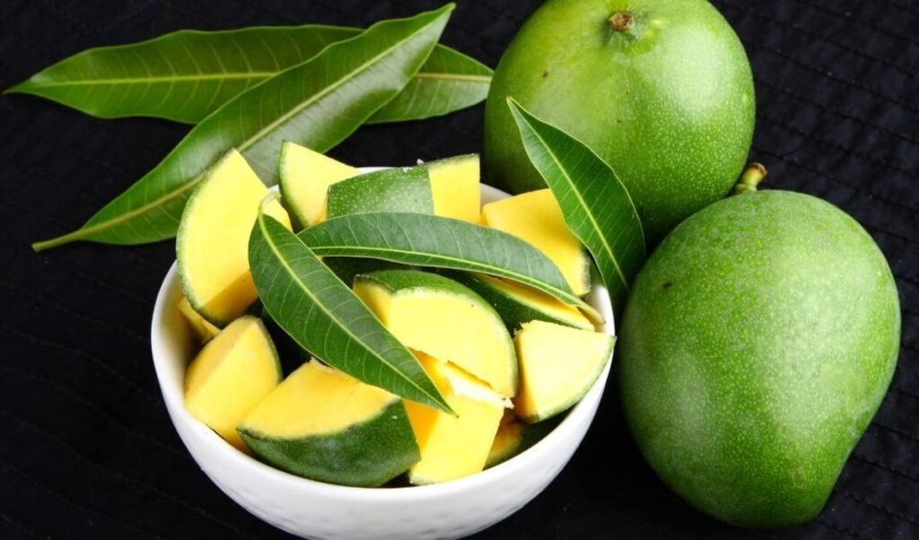 Raw Mango Recipe: खाने का जायका बढ़ा देगा यह चटपटा इंस्टेंट अचार, मिनटों में होगा तैयार