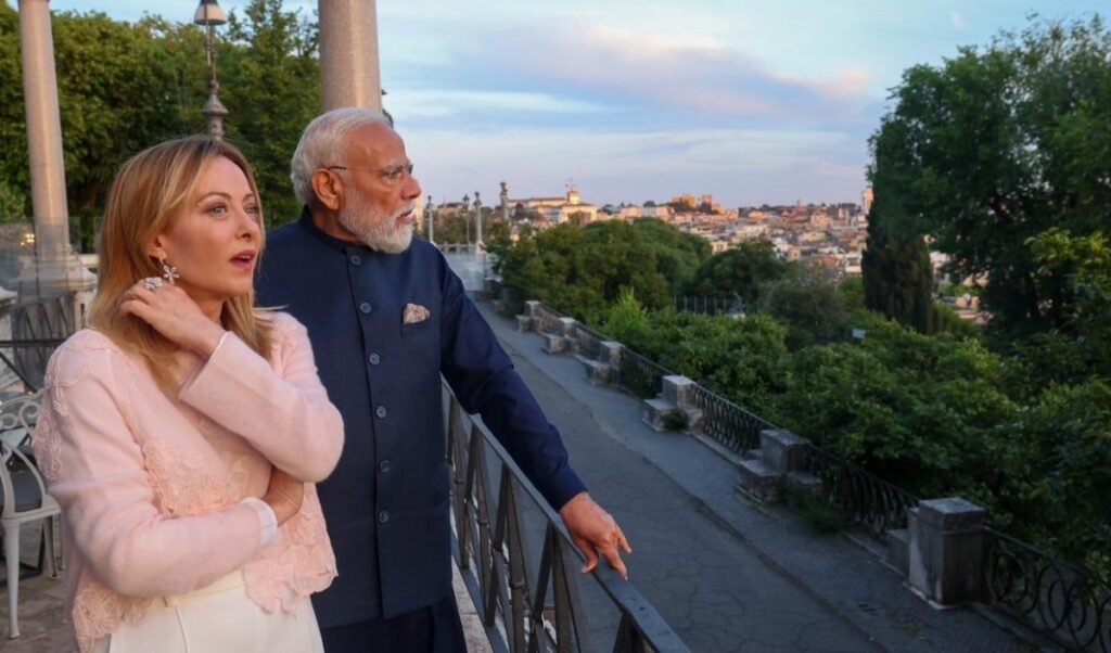 Rome में PM Modi का Giorgia Meloni ने किया ग्रैंड वेलकम, ‘Melodi’ की दोस्ती फिर हुई Viral Rome में PM Modi का Giorgia Meloni ने किया ग्रैंड वेलकम, ‘Melodi’ की दोस्ती फिर हुई Viral