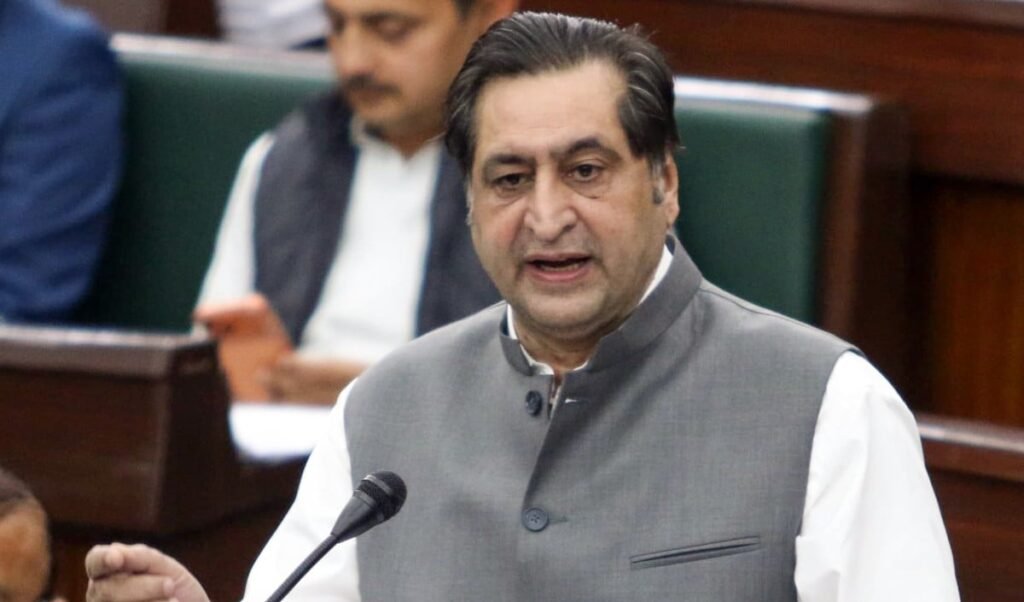 Sajad Gani Lone House Arrest | कश्मीर में राजनीतिक तनाव! पिता की 24वीं बरसी पर पीपुल्स कॉन्फ्रेंस के अध्यक्ष सज्जाद गनी लोन नजरबंद Sajad Gani Lone House Arrest | कश्मीर में राजनीतिक तनाव! पिता की 24वीं बरसी पर पीपुल्स कॉन्फ्रेंस के अध्यक्ष सज्जाद गनी लोन नजरबंद