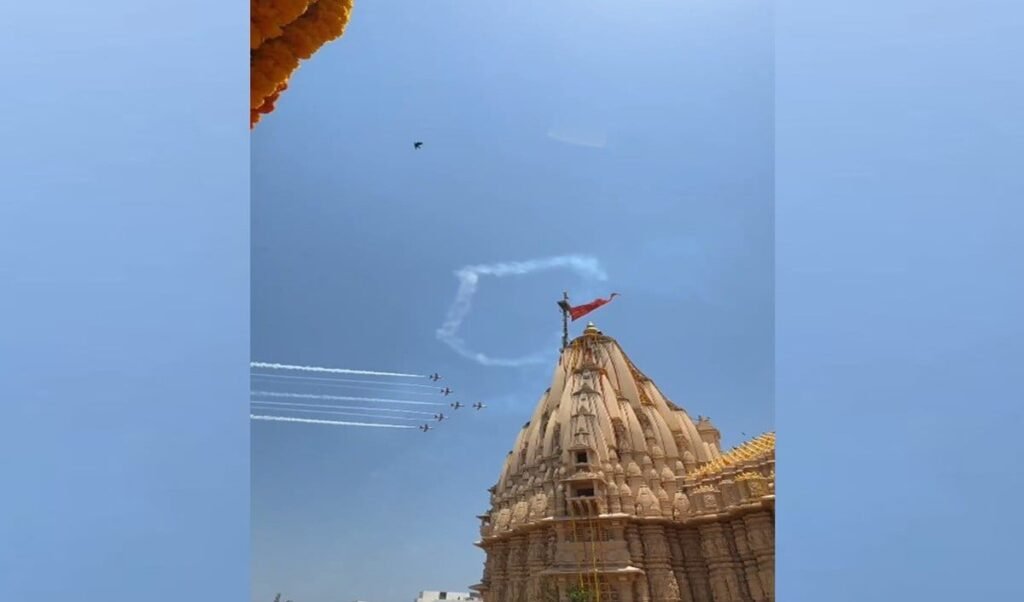 Somnath के आसमान में Suryakiran Team का शौर्य, PM Modi बोले- दिखा गौरव और वीरता का अद्भुत संगम