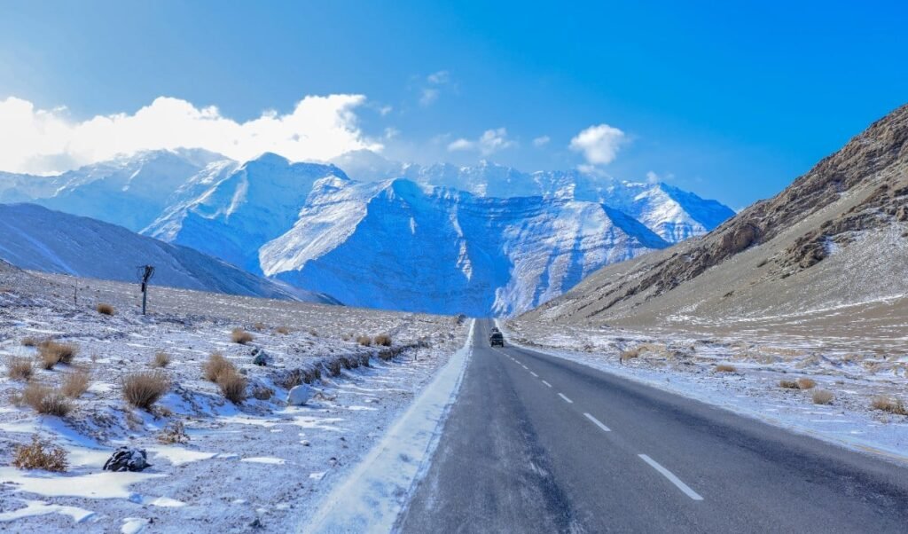 Summer Vacation में बर्फ का दीदार! भारत के 5 Best Adventure Spots हैं जन्नत, बनाएं ट्रिप का प्लान Summer Vacation में बर्फ का दीदार! भारत के 5 Best Adventure Spots हैं जन्नत, बनाएं ट्रिप का प्लान