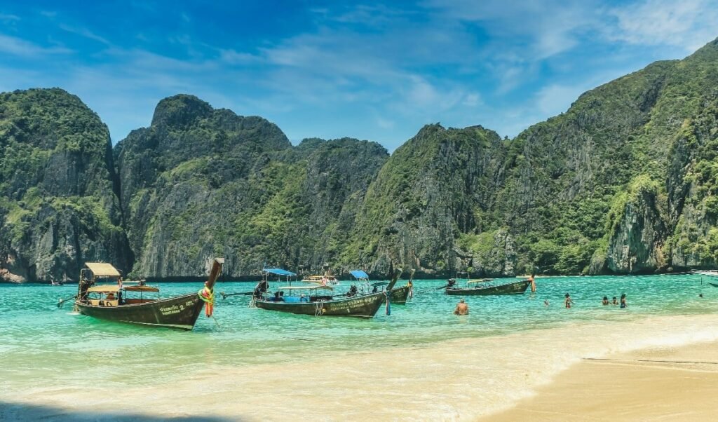 Summer Vacation में विदेश घूमने का सपना होगा पूरा, Thailand-Vietnam की Flights हुईं सस्ती Summer Vacation में विदेश घूमने का सपना होगा पूरा, Thailand-Vietnam की Flights हुईं सस्ती