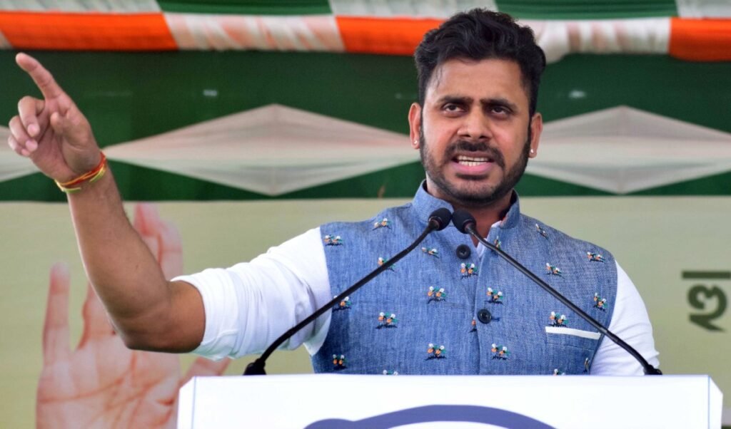 TMC में ‘टिकट’ के लिए मांगे 5 करोड़! Cricketer Manoj Tiwary का खुलासा, Mamata पर लगाए गंभीर आरोप