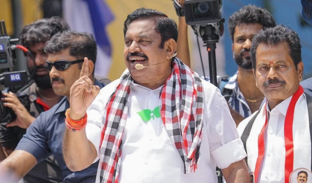 Tamil Nadu: AIADMK का सियासी संकट गहराया, चौथे MLA Esakki Subaya ने भी दिया इस्तीफा Tamil Nadu: AIADMK का सियासी संकट गहराया, चौथे MLA Esakki Subaya ने भी दिया इस्तीफा