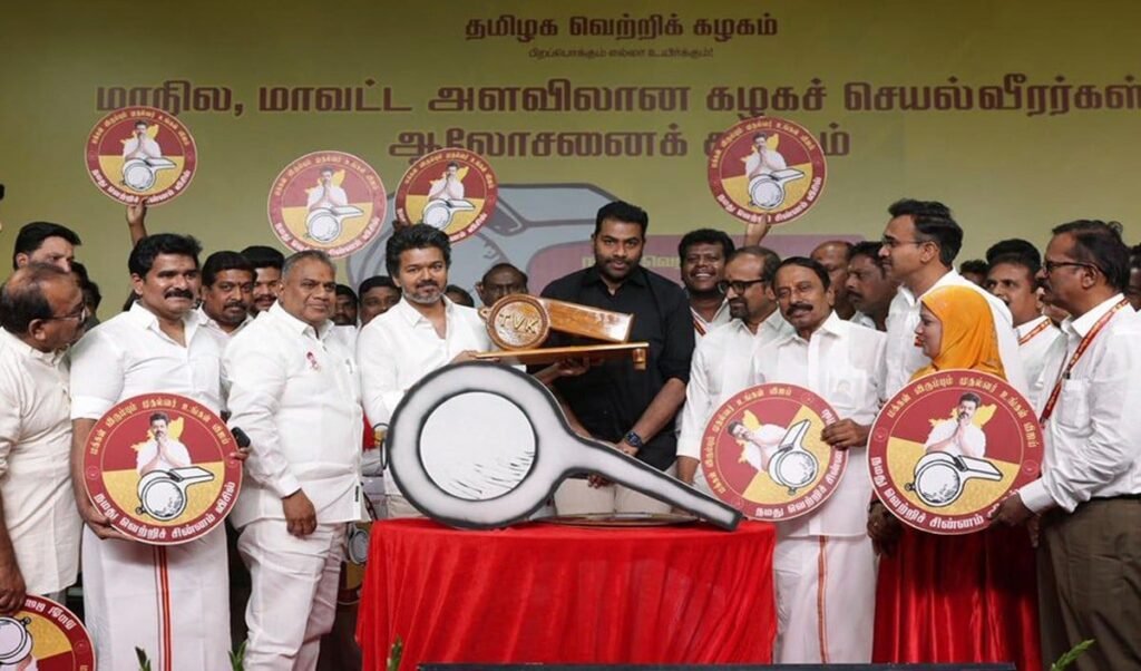 Tamil Nadu Politics: विजय की सरकार के लिए AIADMK का बाहर से समर्थन! पलानीस्वामी पर भारी दबाव
