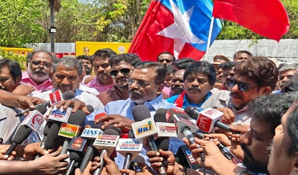 Tamil Nadu कैबिनेट में शामिल होने पर सस्पेंस, VCK चीफ Thirumavalavan बोले- पार्टी से चर्चा के बाद फैसला Tamil Nadu कैबिनेट में शामिल होने पर सस्पेंस, VCK चीफ Thirumavalavan बोले- पार्टी से चर्चा के बाद फैसला