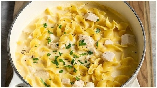 Try this one-pot, high-protein creamy chicken noodles with 51g protein and just 600 calories. Recipe inside Try this one-pot, high-protein creamy chicken noodles with 51g protein and just 600 calories. Recipe inside