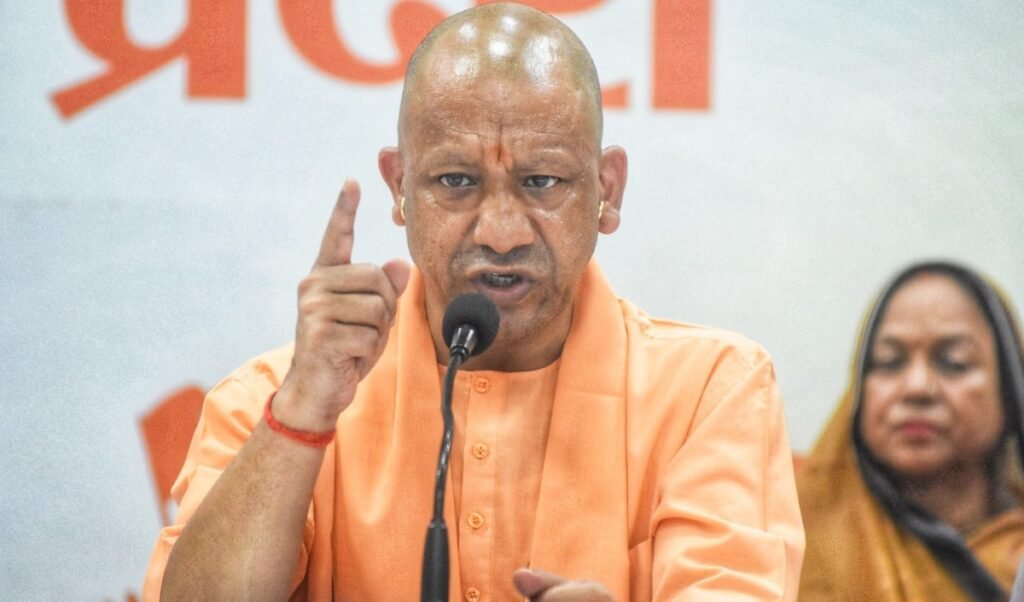 UP में Heatwave का कहर, Yogi सरकार Action Mode में, जनता को राहत देने के कड़े निर्देश जारी UP में Heatwave का कहर, Yogi सरकार Action Mode में, जनता को राहत देने के कड़े निर्देश जारी