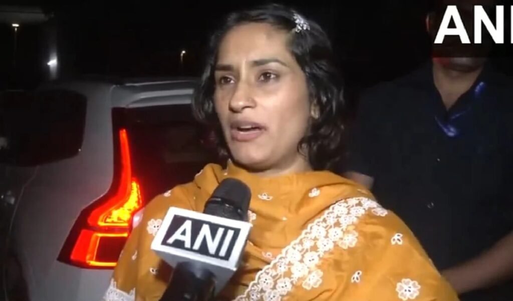 Vinesh Phogat की सरकार को सीधी चेतावनी, 'Gonda में कुछ हुआ तो आप होंगे जिम्मेदार', मचा हड़कंप