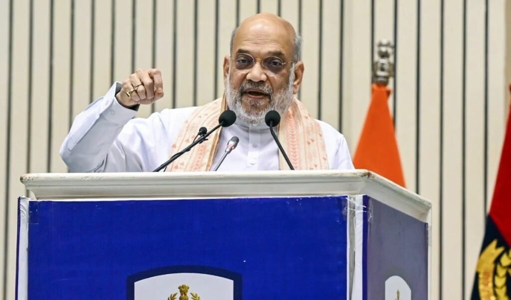 West Bengal में BSF को 600 हेक्टेयर जमीन, Amit Shah बोले- ‘एक-एक घुसपैठिए को बाहर करेंगे’ West Bengal में BSF को 600 हेक्टेयर जमीन, Amit Shah बोले- ‘एक-एक घुसपैठिए को बाहर करेंगे’