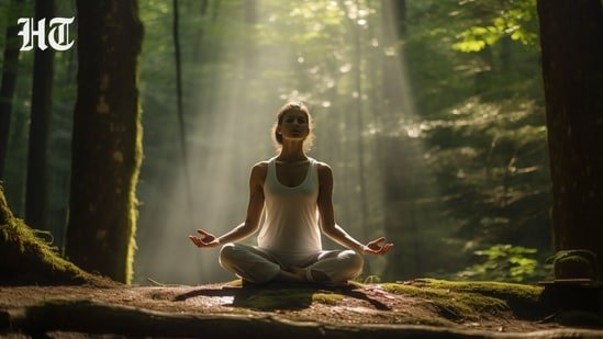 What is mindfulness meditation, and why are experts suggesting using this technique to avoid stress and anxiety? What is mindfulness meditation, and why are experts suggesting using this technique to avoid stress and anxiety?