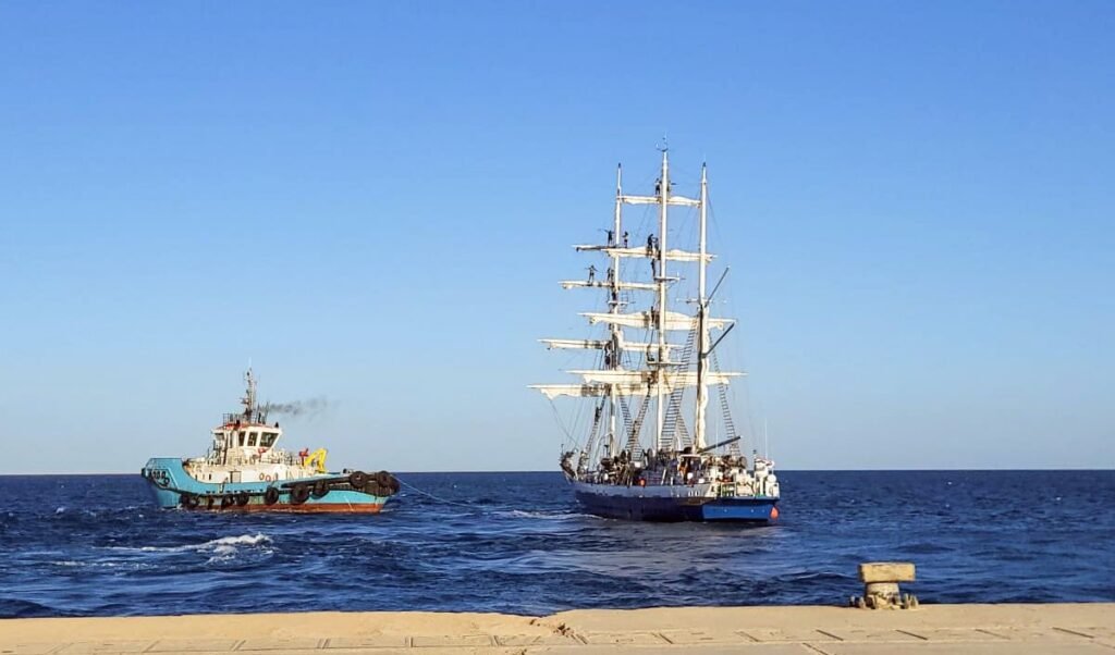 pakistan navy aids crew of indian vessel stranded in arabian sea