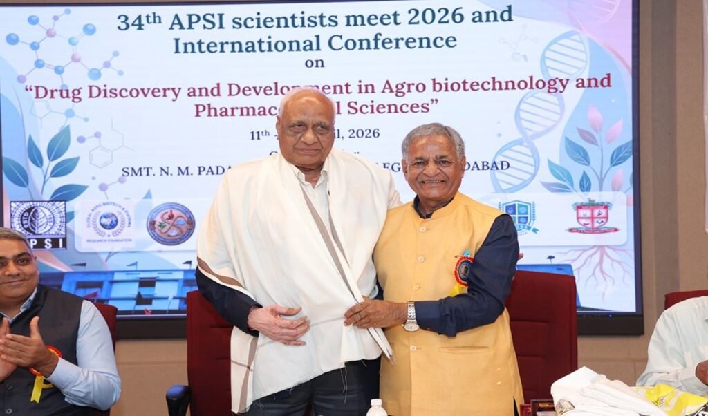 आज जीवन में मानसिक और शारीरिक सकारात्मकता विकसित करने और मानव समाज को रोग मुक्त बनाने के लिए स्वास्थ्य देखभाल और श्रेष्ठ आहार अनिवार्य है: मगनभाई पटेल आज जीवन में मानसिक और शारीरिक सकारात्मकता विकसित करने और मानव समाज को रोग मुक्त बनाने के लिए स्वास्थ्य देखभाल और श्रेष्ठ आहार अनिवार्य है: मगनभाई पटेल