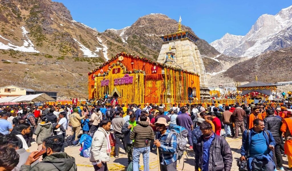 केदारनाथ किड्स के साथ जा रहे हैं? बच्चों की Safety से न हो खिलवाड़, बैग में जरूर रखें ये 7 चीजें