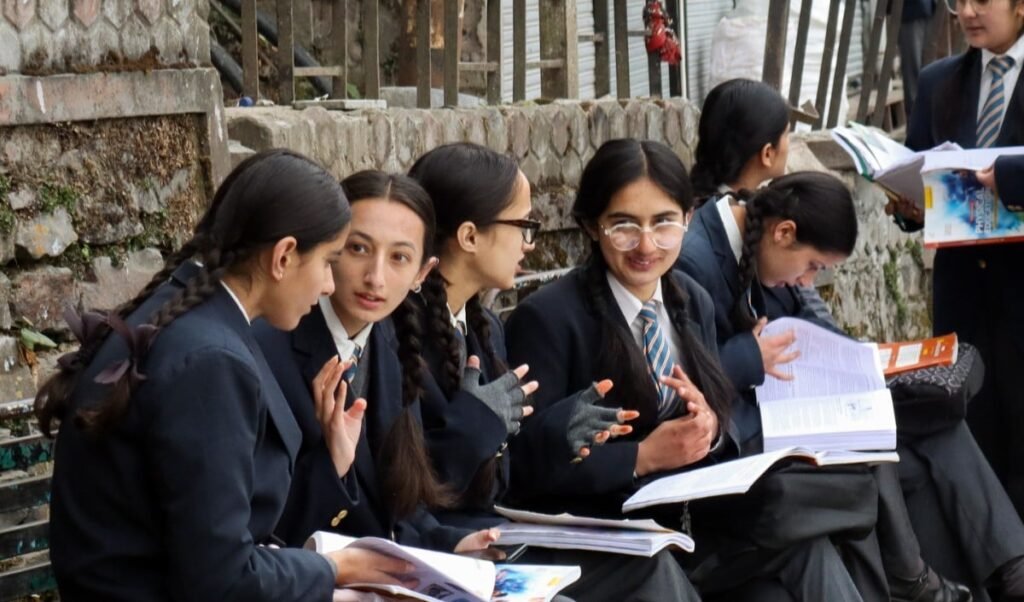 क्या स्कूलों पर CBSE के OSM का बचाव करने का दबाव है? Reddit पोस्ट और PM Shri स्कूल के वीडियो से बहस छिड़ी क्या स्कूलों पर CBSE के OSM का बचाव करने का दबाव है? Reddit पोस्ट और PM Shri स्कूल के वीडियो से बहस छिड़ी