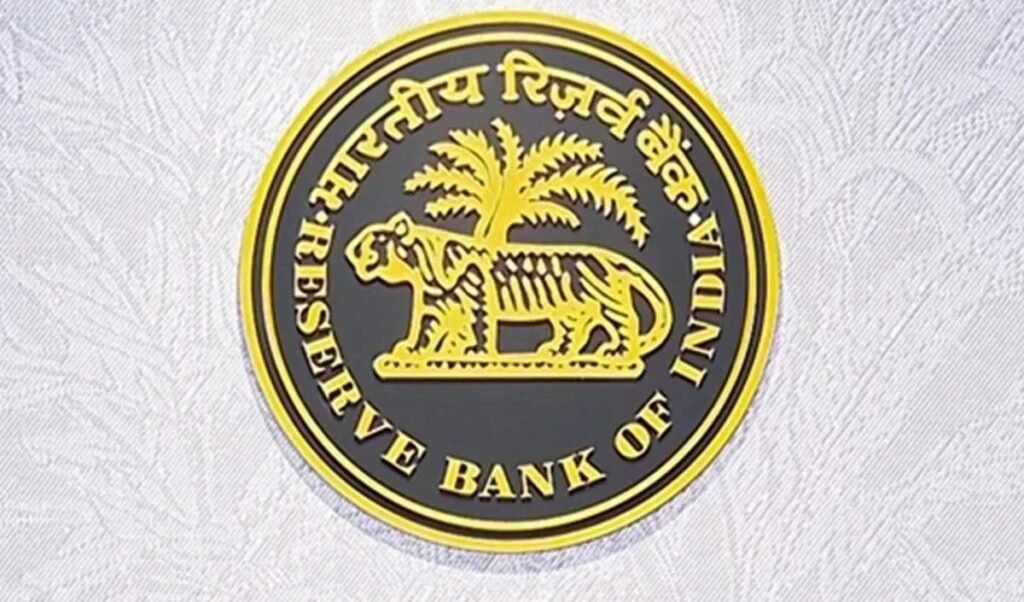 देश में बढ़ी Cash की मांग, छपाई का खर्च घटाने के लिए RBI ला रहा है Plastic Currency देश में बढ़ी Cash की मांग, छपाई का खर्च घटाने के लिए RBI ला रहा है Plastic Currency