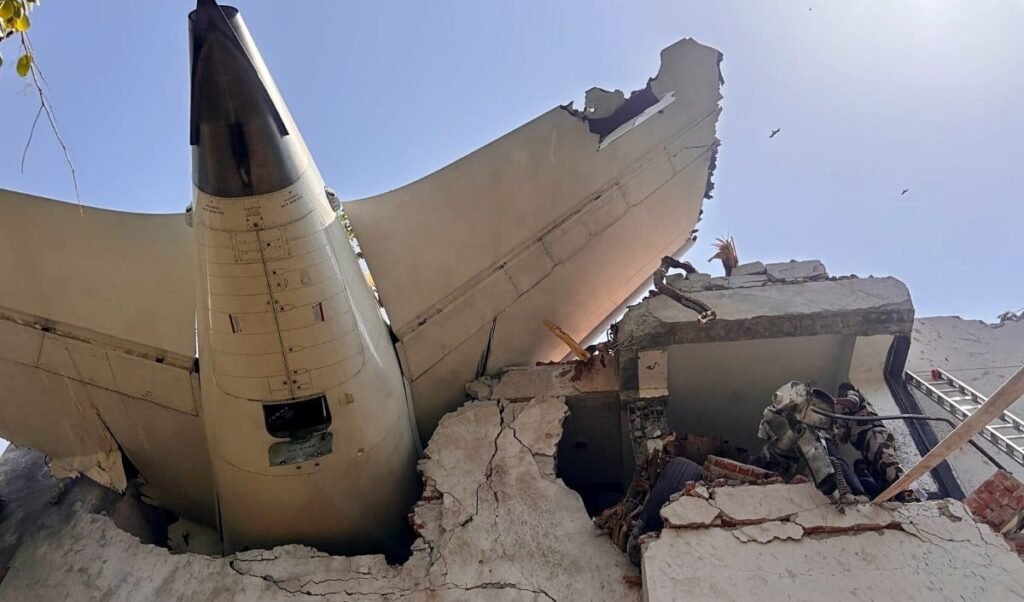 ‘पायलट सुमीत का शव देखा, कंट्रोल कसकर पकड़ रखे थे’, Air India Crash के बाद का खौफनाक मंज़र, चश्मदीद का दहला देने वाला दावा