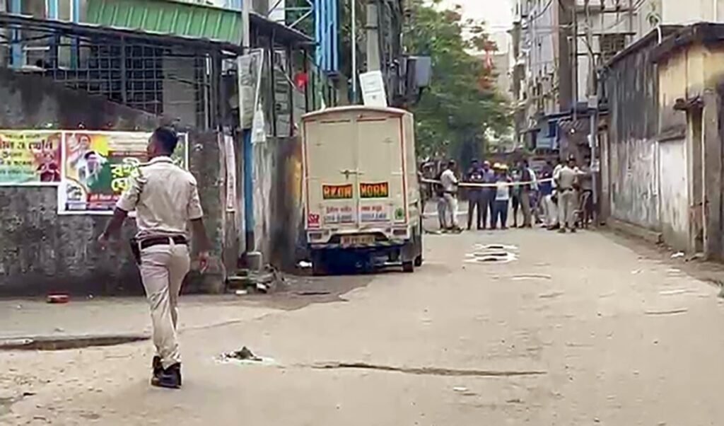 बंगाल की हिंसा है लोकतंत्र पर धब्बा और बड़ी चुनौती