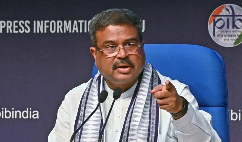 बंगाल में तृणमूल कांग्रेस डर और हिंसा की राजनीति को बढ़ावा दे रही है: धर्मेंद्र प्रधान