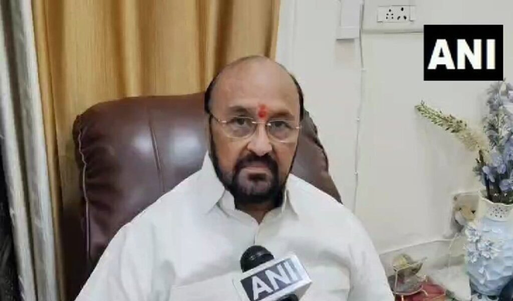 बच्चों के मन में झूठ का बीज बो रही हैं अंग्रेजी कविताएं, ‘जॉनी-जॉनी यस पापा’ पर भड़के UP के मंत्री