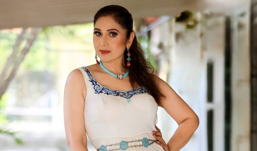 बॉलीवुड में फिर कदम रखेंगी 'दामिनी' फेम Meenakshi Seshadri, 62 की उम्र में फिल्मों और ओटीटी के लिए तलाश रहीं प्रभावशाली भूमिकाएं