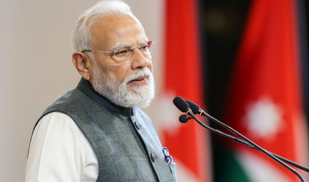 मिसाल पेश करते PM Modi: अपने काफिले का आकार 50% घटाया, ई-वाहन पर जोर, आर्थिक संकट से निपटने के लिए बनाया ‘मास्टर प्लान’