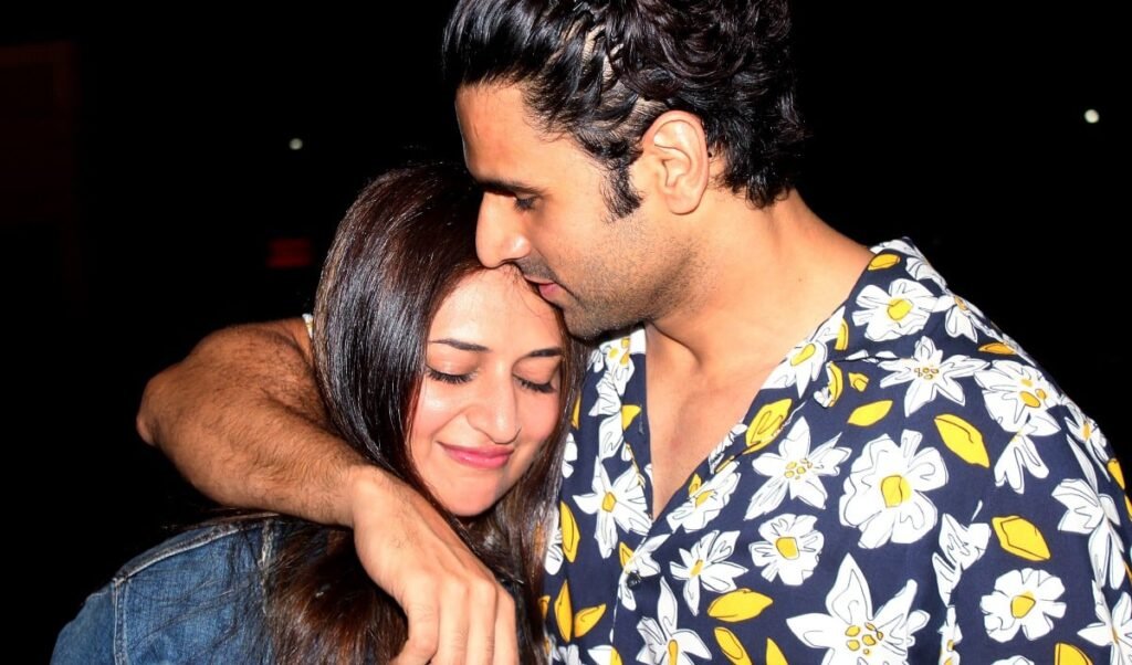 मेरे करण अर्जुन आ गए! Divyanka Tripathi और Vivek Dahiya के घर गूंजी जुड़वां बेटों की किलकारी गूंजी मेरे करण अर्जुन आ गए! Divyanka Tripathi और Vivek Dahiya के घर गूंजी जुड़वां बेटों की किलकारी गूंजी