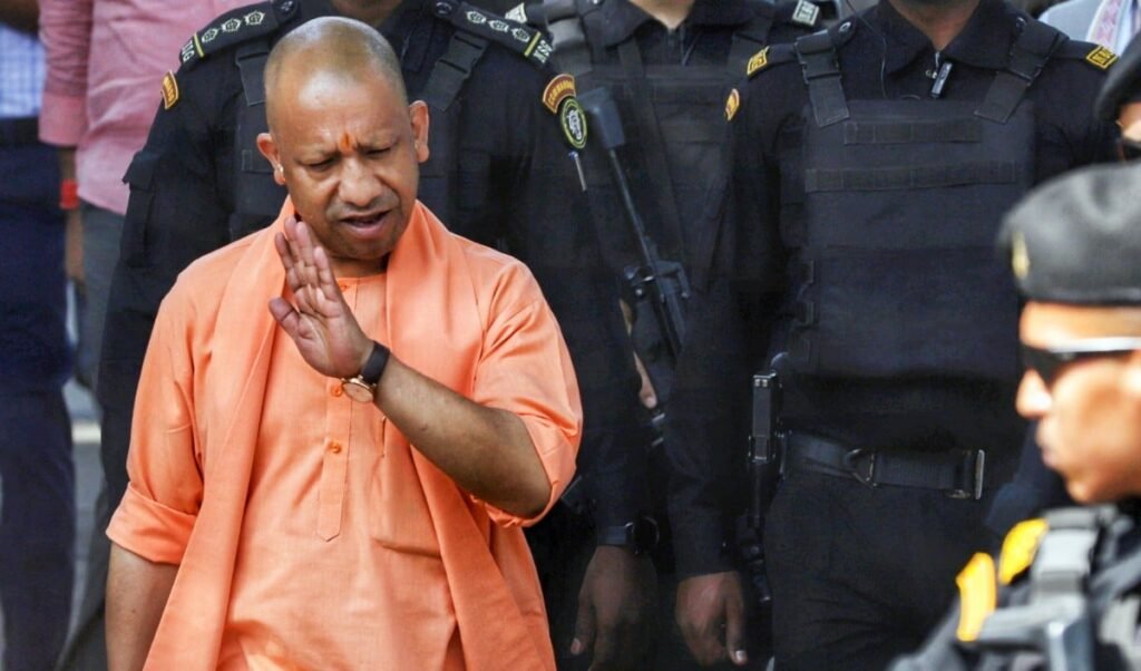 ‘यज्ञ रोका तो रावण-कंस जैसा हश्र तय’, Mau में बोले CM Yogi, UP में बेटियां-व्यापारी अब सुरक्षित ‘यज्ञ रोका तो रावण-कंस जैसा हश्र तय’, Mau में बोले CM Yogi, UP में बेटियां-व्यापारी अब सुरक्षित